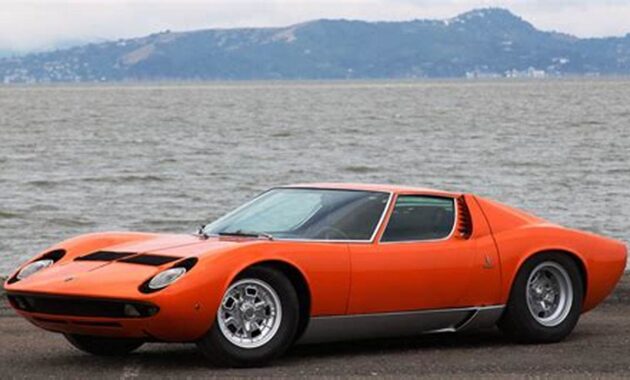 The Legendary Lamborghini Miura P400S: Beauty, Speed, and Prestige