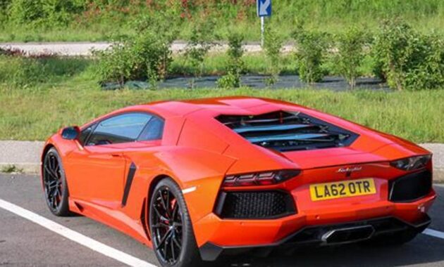 The Ultimate Guide to the Lamborghini Aventador LP700-4