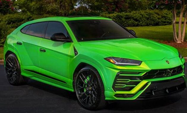 Enchanting Lamborghini Urus in Verde Mantis: A Symphony of Style and Performance